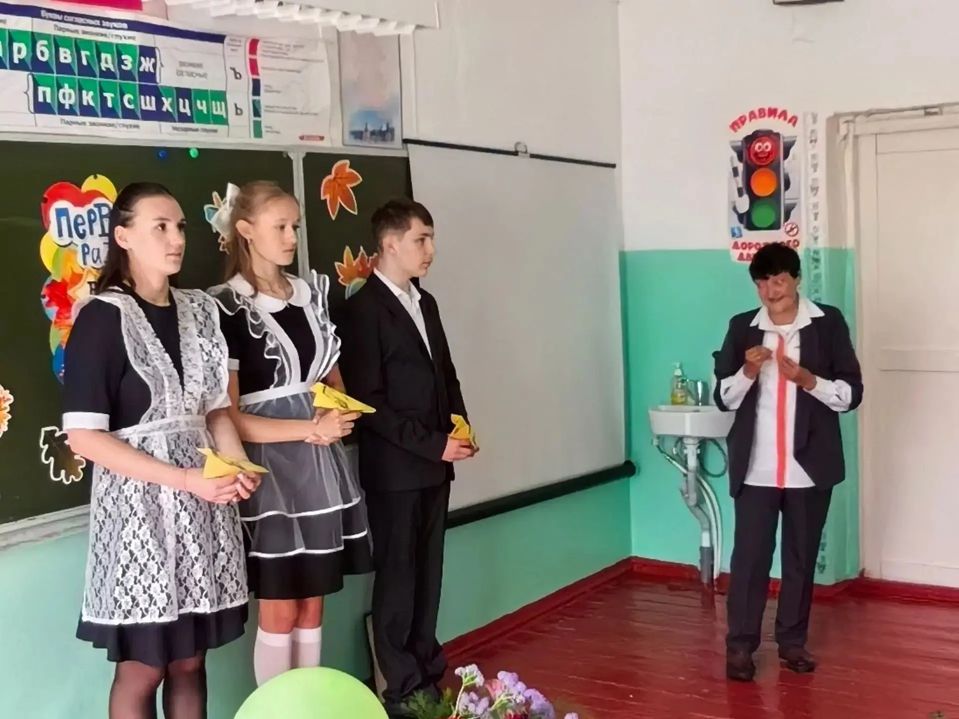 ✈️ Бумажные самолётики улетают в большое будущее!