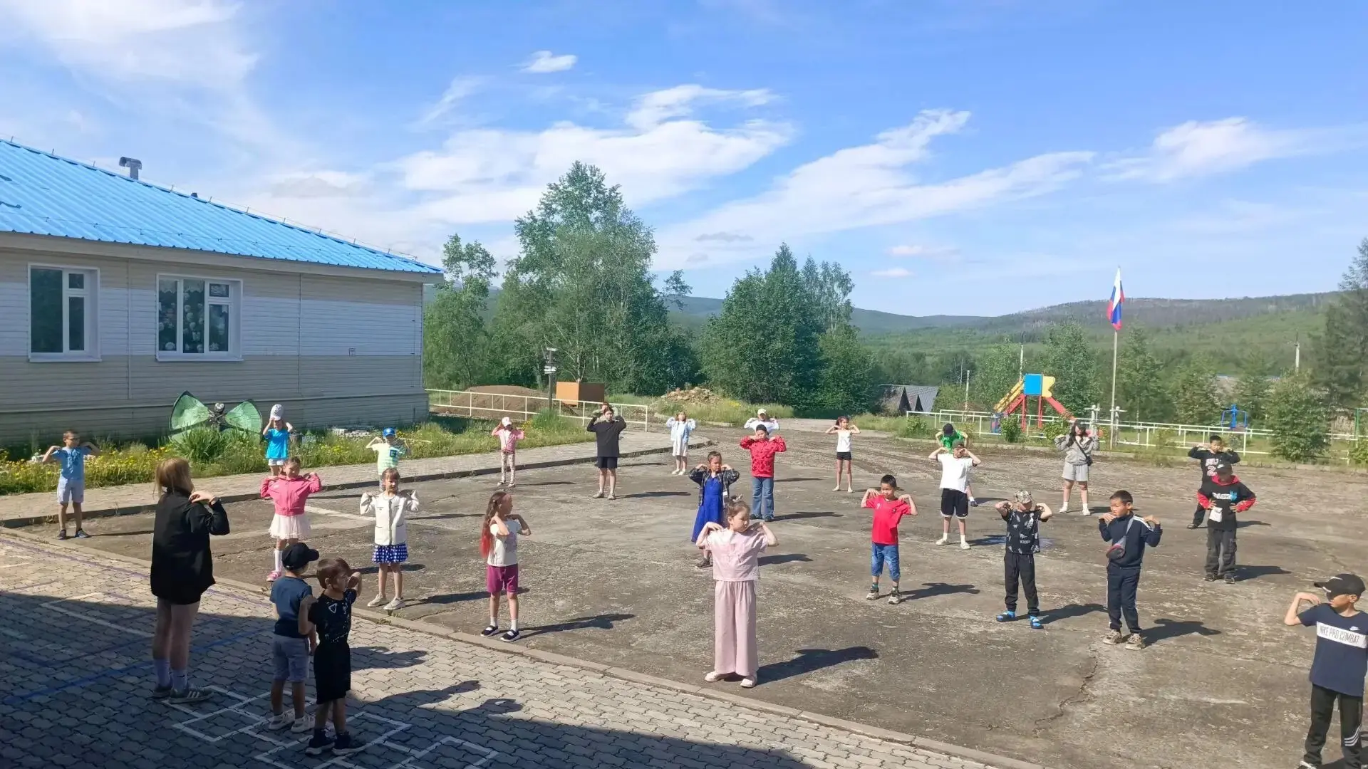 🥳🎉Самый праздничный день в нашем пришкольном лагере - "День именинника"!🌈🎊
