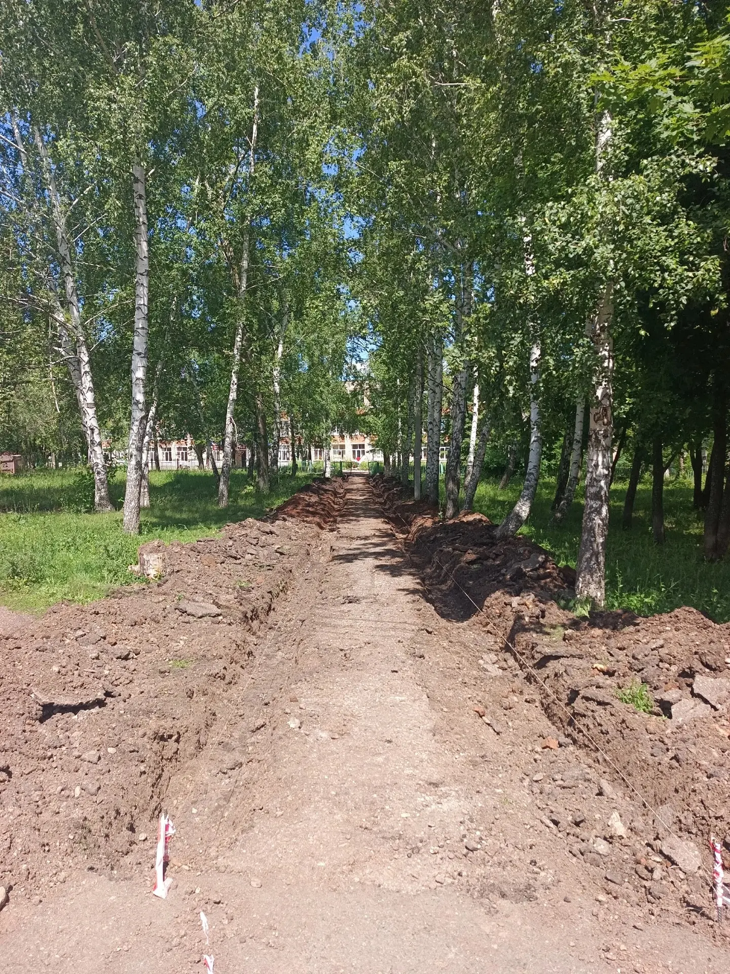 Тротуар к 10 школе наконец-то дождался ремонта 👍

😎Подписаться на KumerDetka