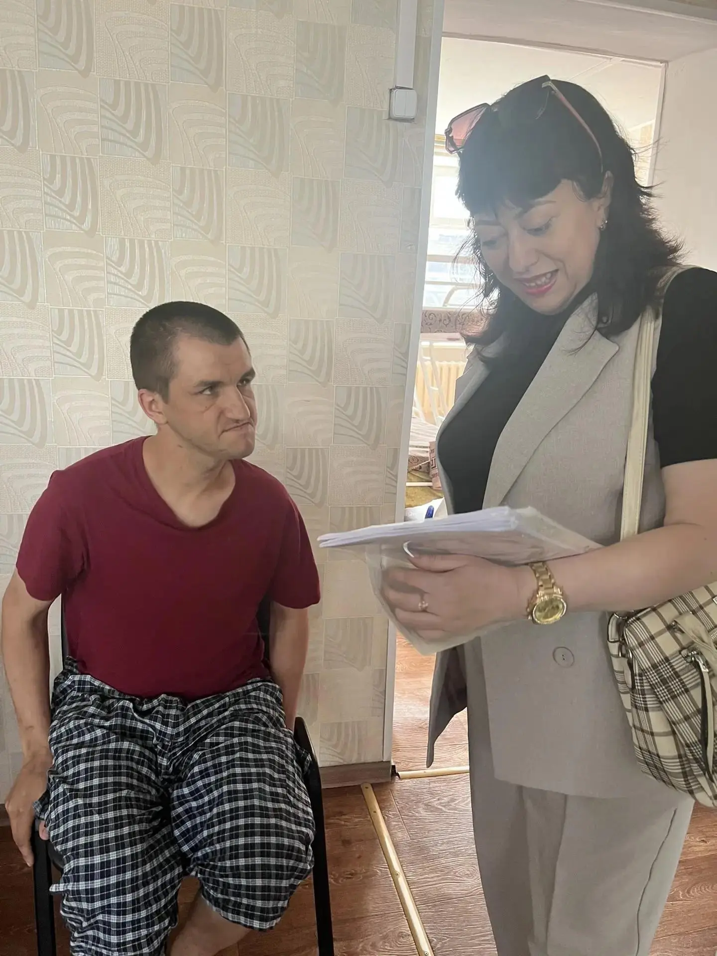 В Шахтерске осуществляют контроль за условиями проживания в интернате недееспособных граждан

Забота