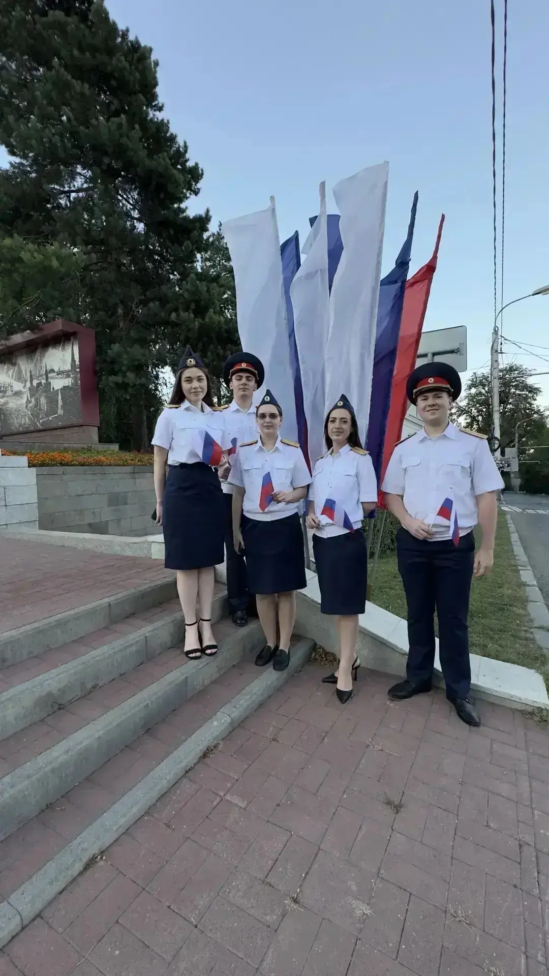 В Ставрополе в День Государственного флага Российской Федерации сотрудники СК России пр...