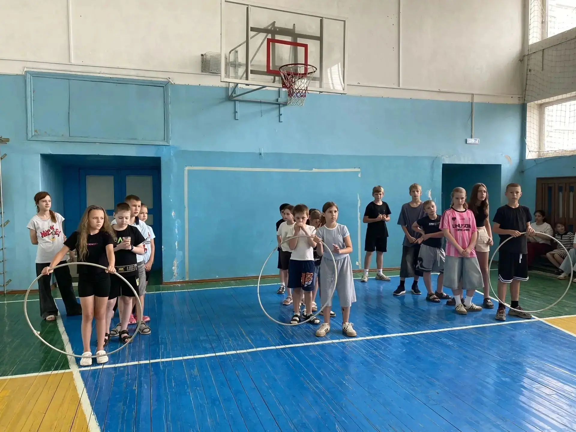 Сегодня, 14.07 в пришкольном лагере "Травинка"состоялось тематическое мероприятие «Одно сердечко». О