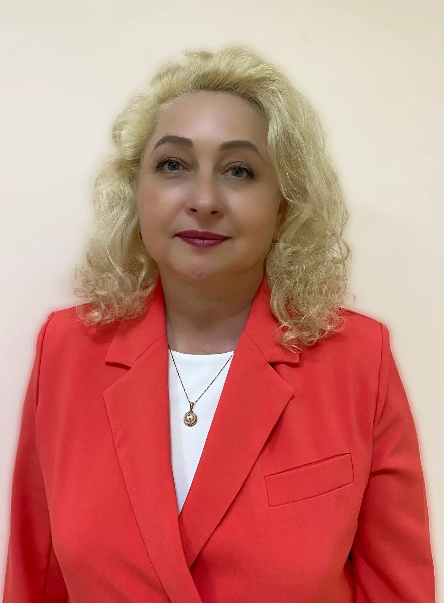 🎁🎉Сегодня свой день рождения празднует наша коллега, директор и преподаватель класса ...