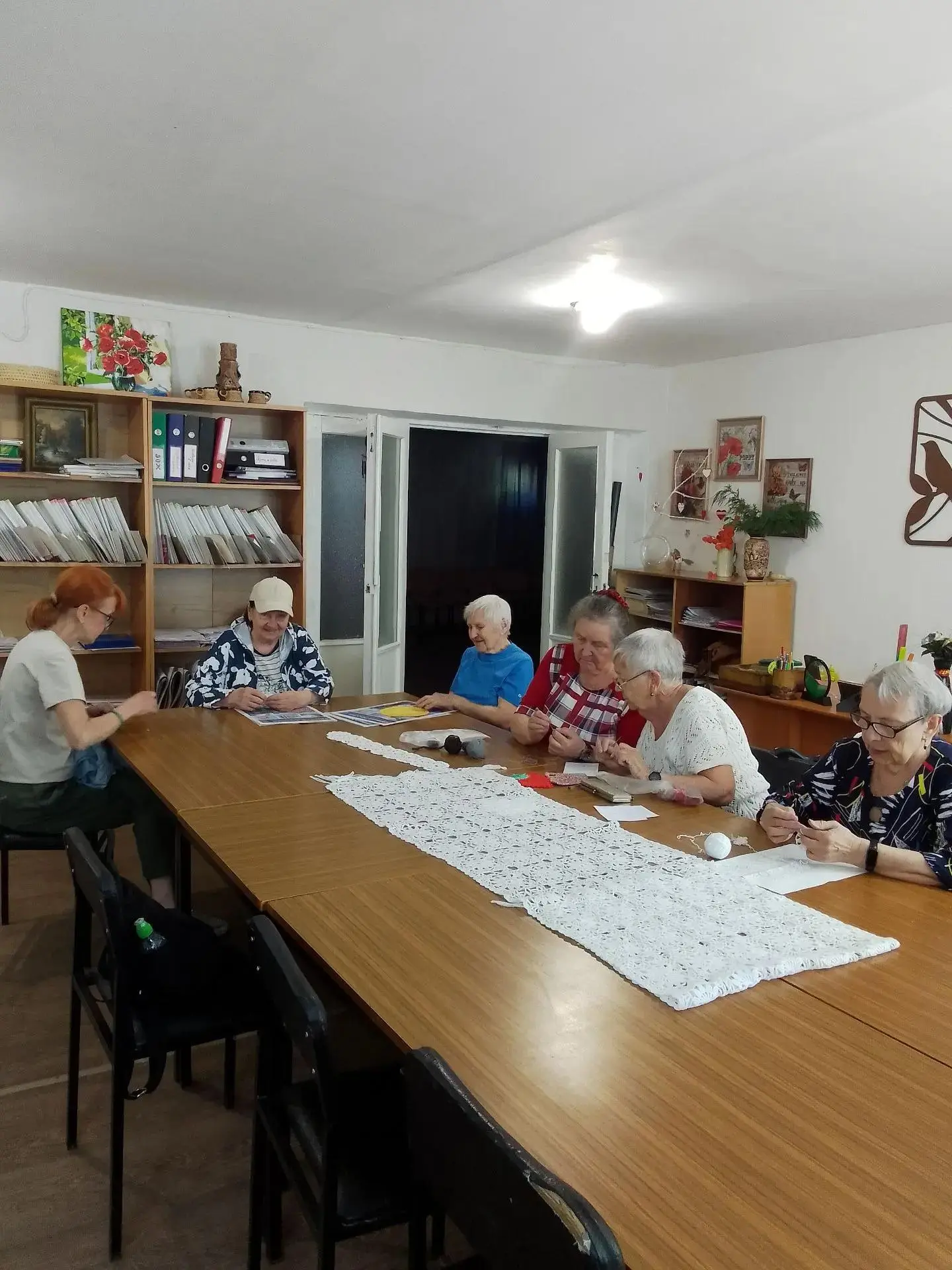 В ГБУСО ЦСОН Киевского района города Донецка прошел мастер класс по вязанию крючком. В ...