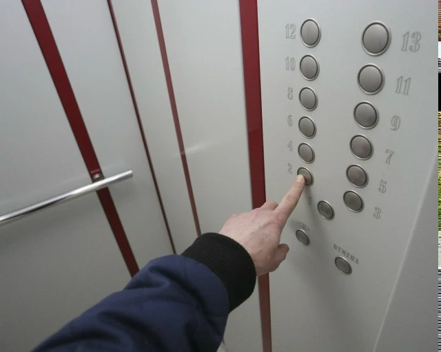 На замену лифтов в Югре до 2030 года направят 6,9 млрд рублей