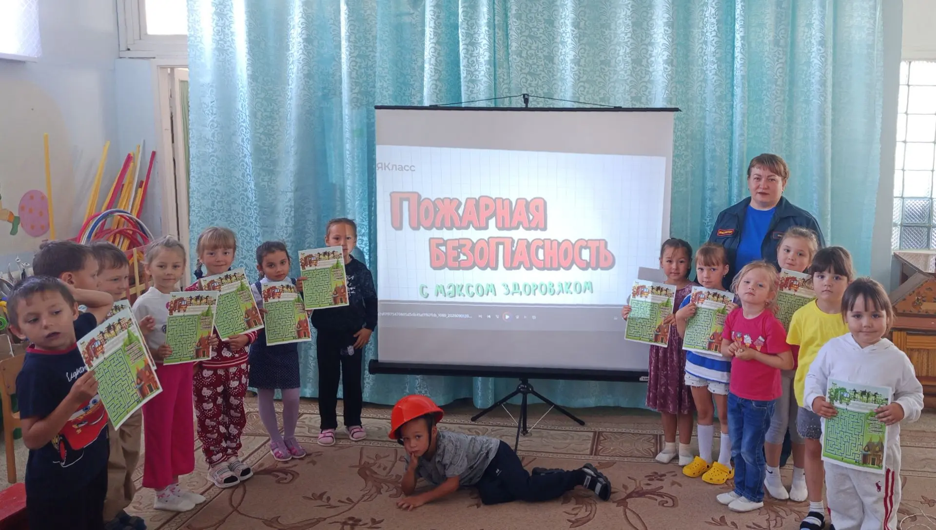 Сегодня к ребятам в детский сад приходила инструктор по противопожарной профилактике, П...