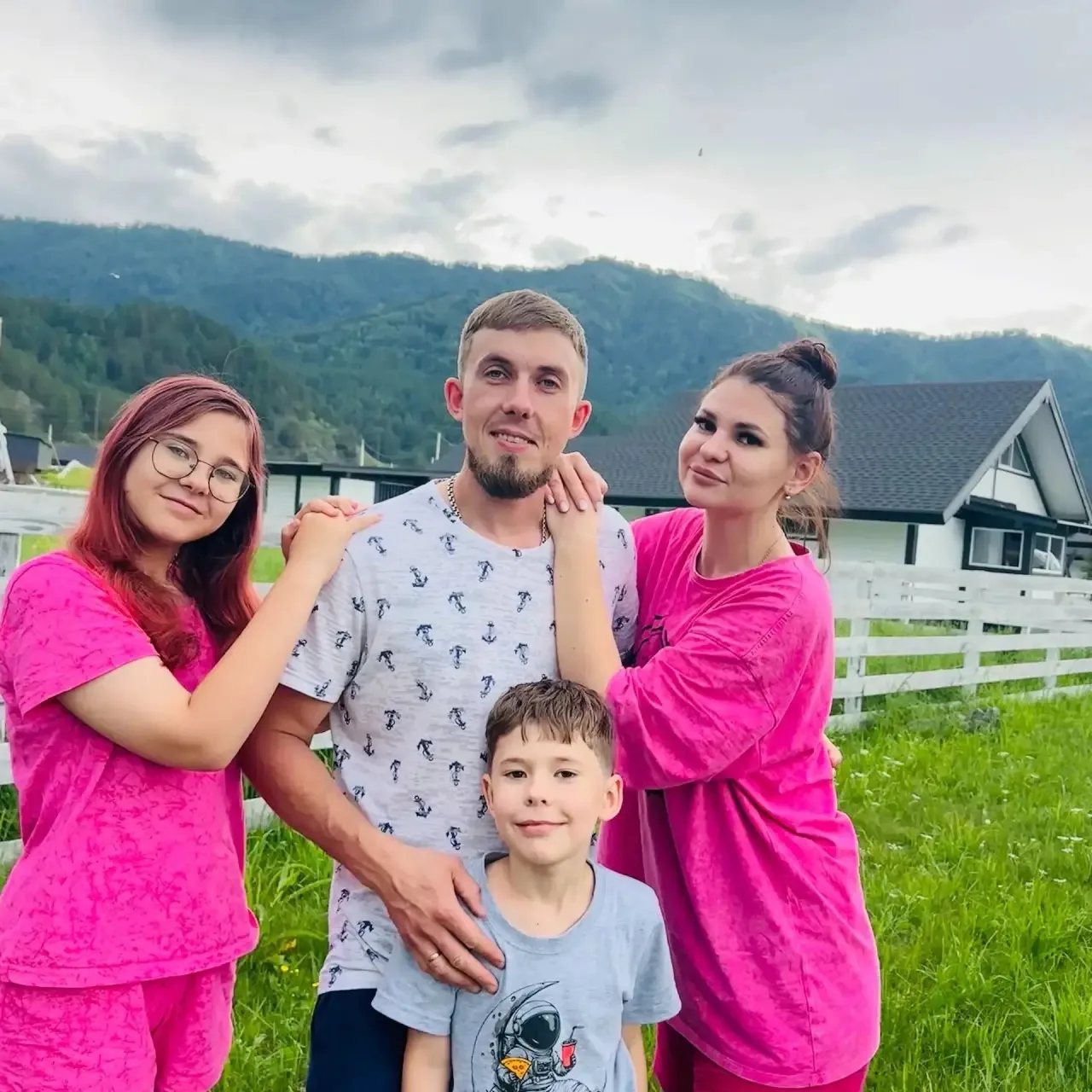 ⛰️Селиванов Глеб и Эвелина с родителями отдохнули в республике Алтай! Ребята гуляли в горах, любовал