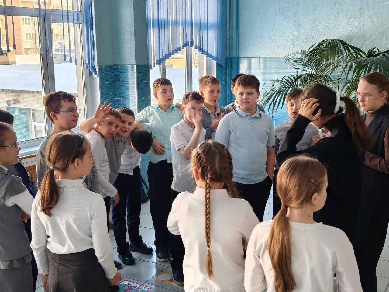 /ВЕСЕЛЫЕ ПЕРЕМЕНЫ/  В нашей школе состоялись увлекательные игры на перемене для учеников 2–4 классов
