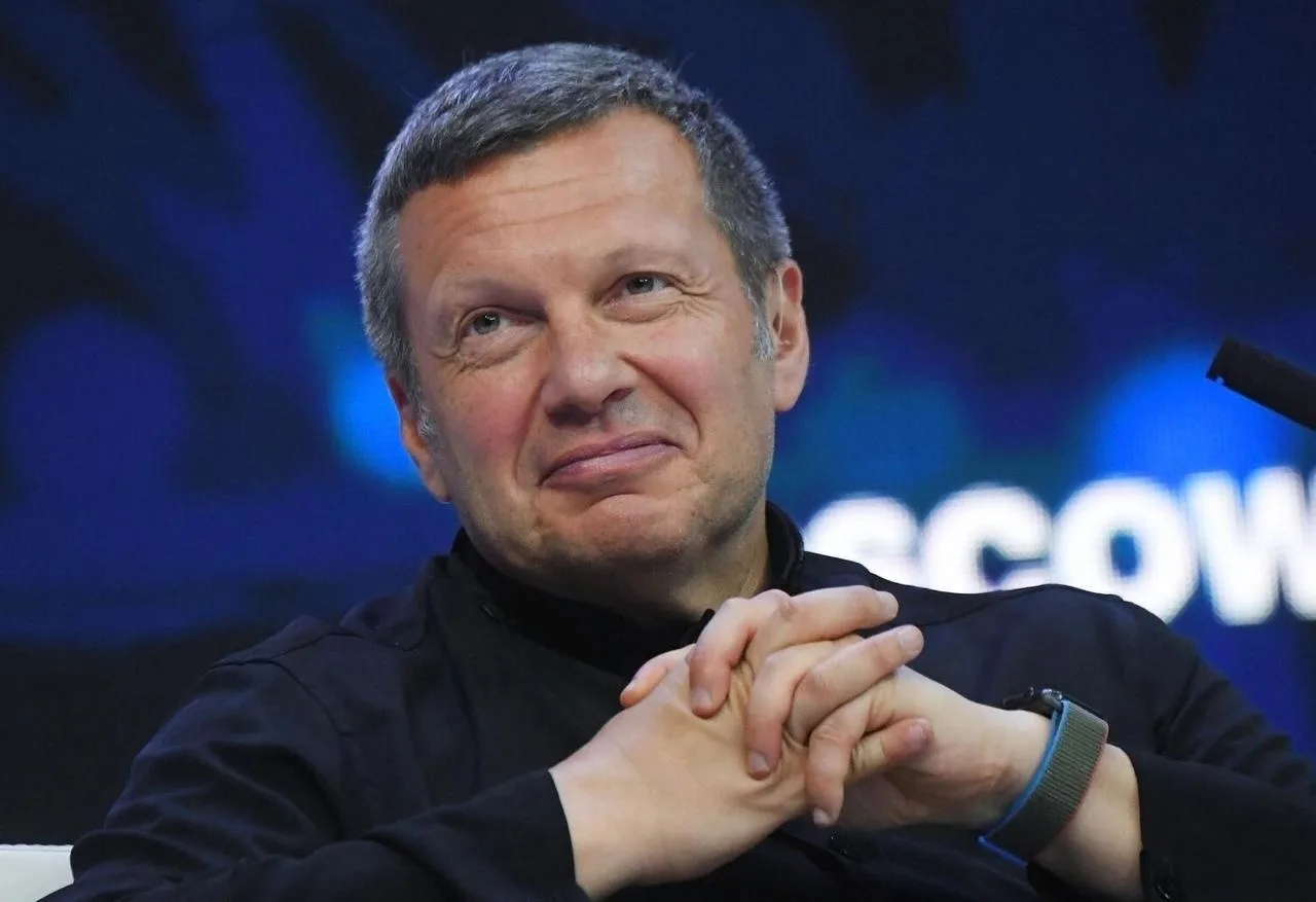 Владимир Соловьев назвал Викторию Боню «потрепанной ш*лавой» за обращение к Путину. Он также потребо