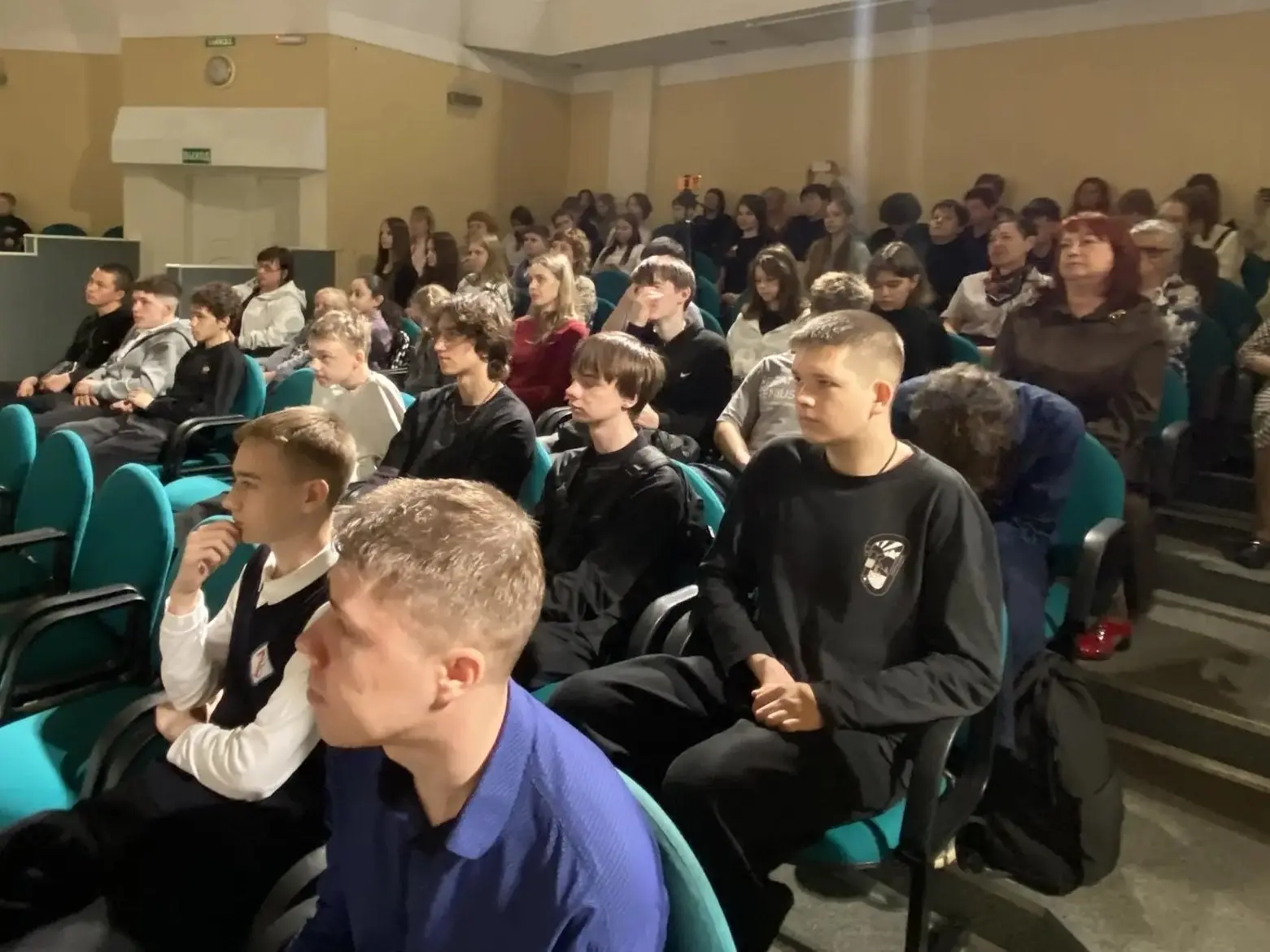 🎖 6 мая учащиеся 8-9 классов посетили праздничный концерт, посвящённый 81-й годовщине Великой Победы