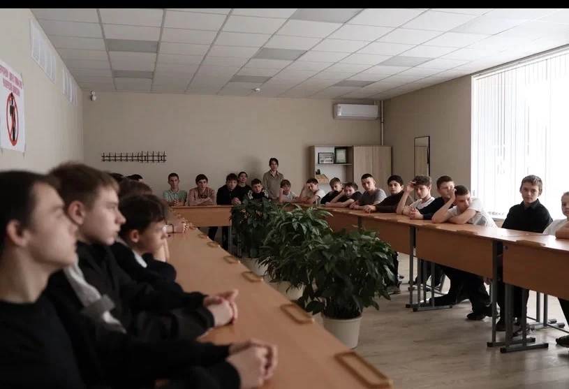 20 февраля в наше образовательном центре прошел Круглый стол с прокуратурой, сотрудником КДН, админи
