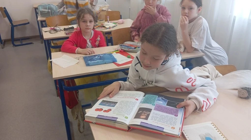 🎉 Второй день в пришкольном оздоровительном лагере "Ирбис" прошёл очень интересно. Ребята рисовали ,