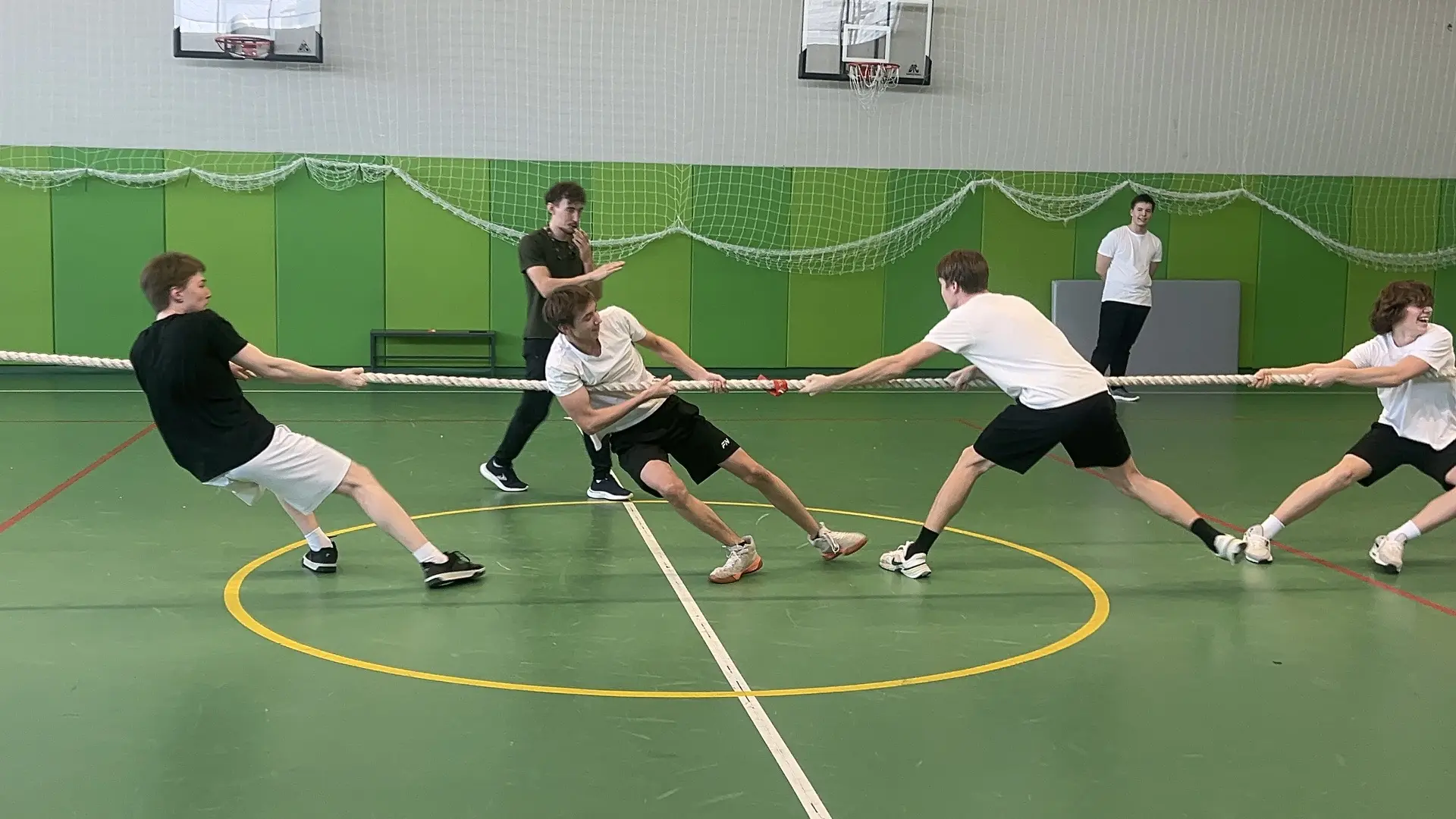 Нәүрүз бәйрәме 🌸  Бүген, Нәүрүз бәйрәме алдыннан, безнең гимназиябездә тугызынчы һәм унынчы сыйныф у