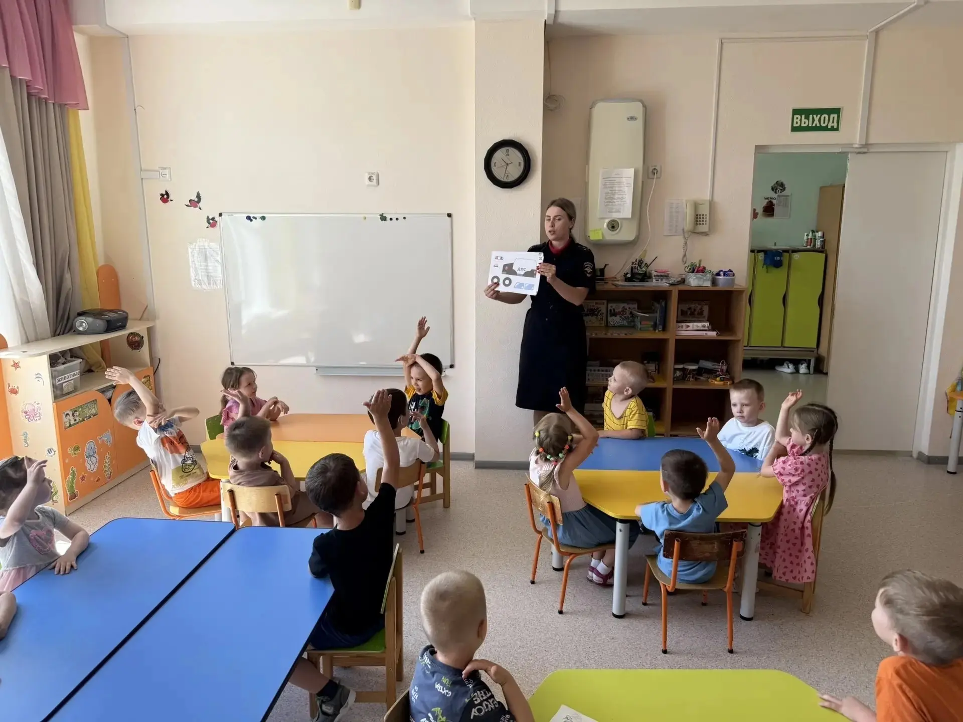🚨👮‍♀ Безопасность на дорогах — превыше всего! День ПДД в группе №22