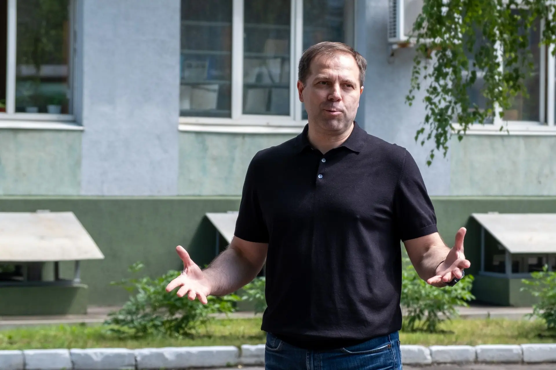 В ПривГУПС прошёл субботник!

Вчера студенты и руководство университета объединились, чтобы сделать 