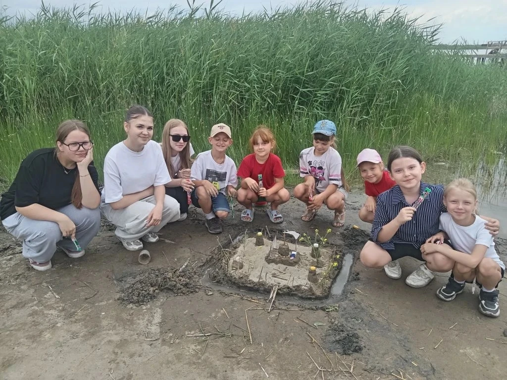 🌞Лето -прекрасная пора. Во время похода на Ключевское озеро воспитанникам пришкольного...