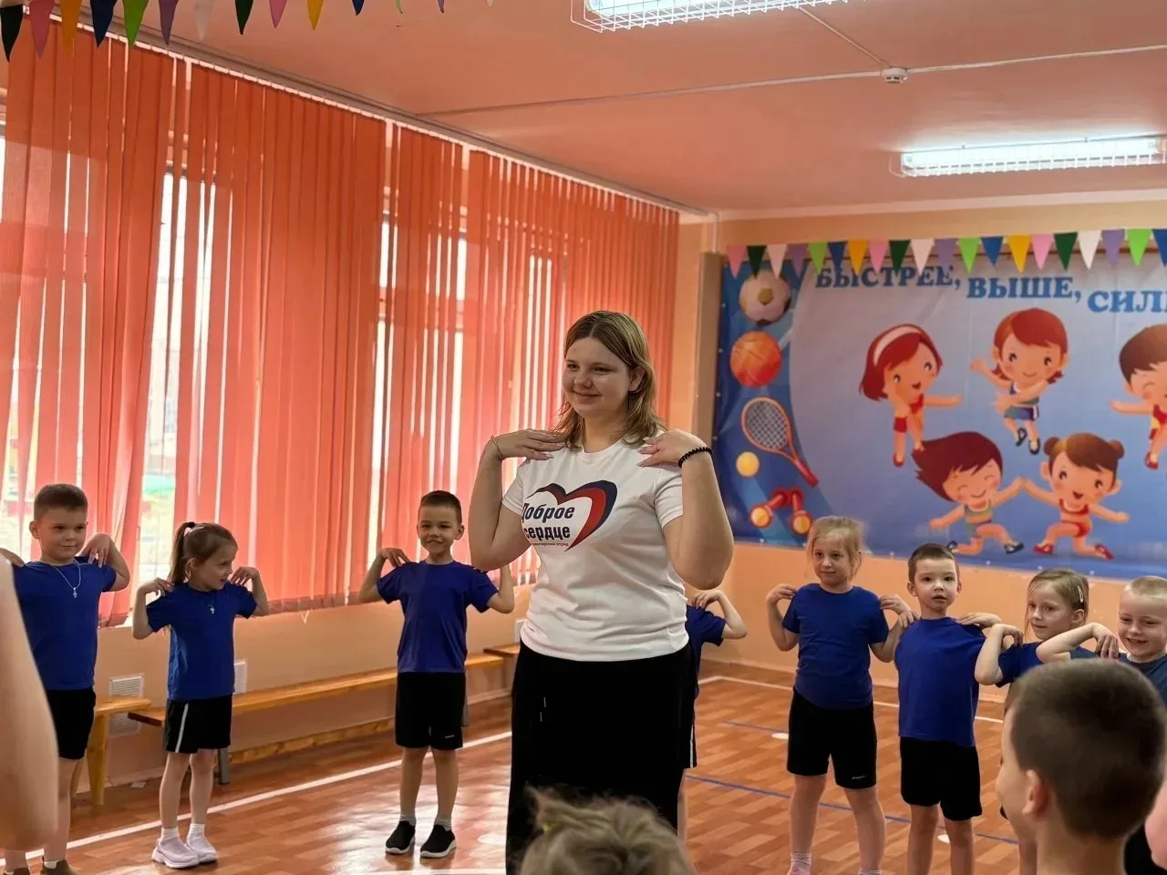 В #умная_школа продолжается неделя "Время быть здоровым". Волонтерский отряд нашей школы "Доброе сер