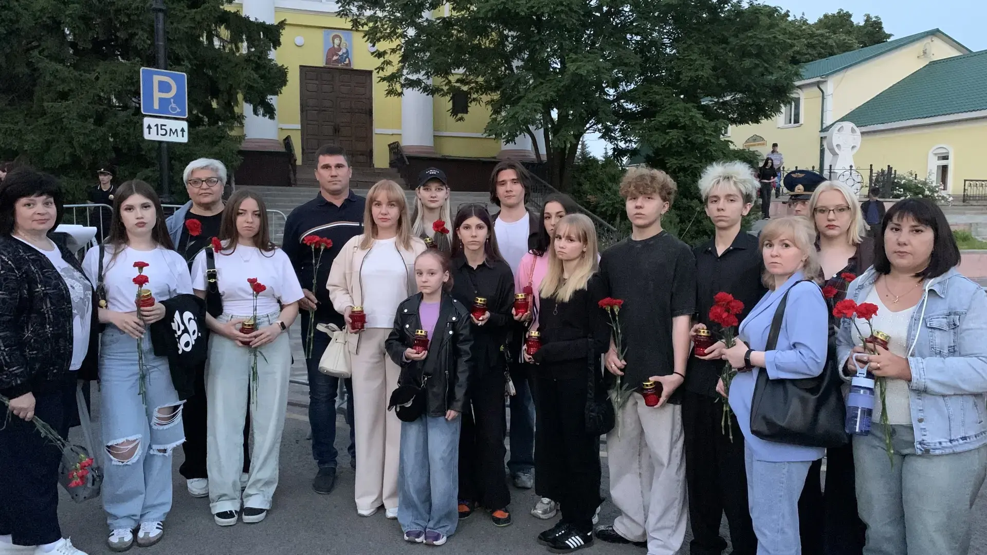 В преддверии Дня памяти и скорби и 85-й годовщины начала Великой Отечественной войны учащиеся и педа