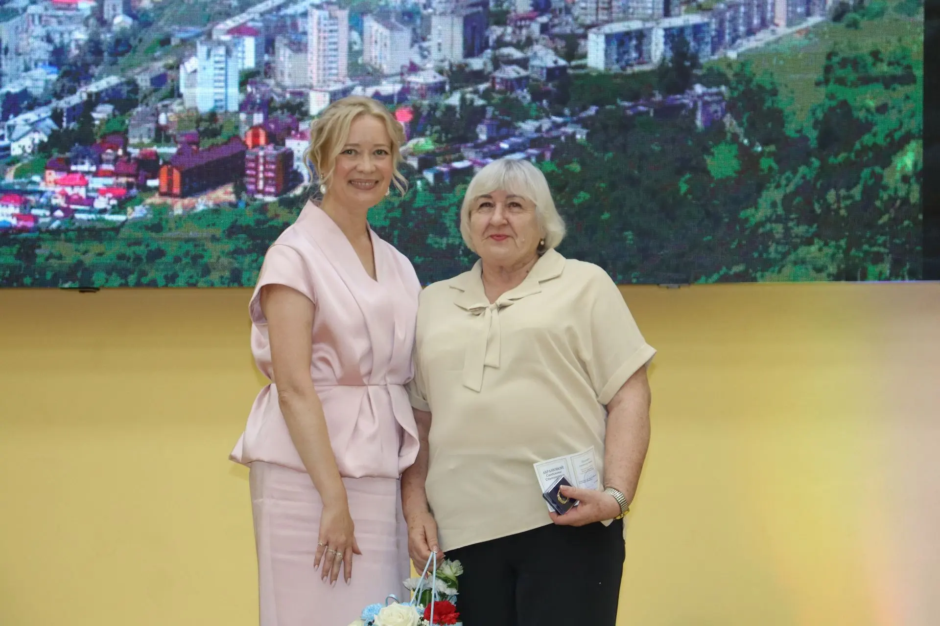 В ходе Августовского педагогического совещания чествовали наших педагогов.