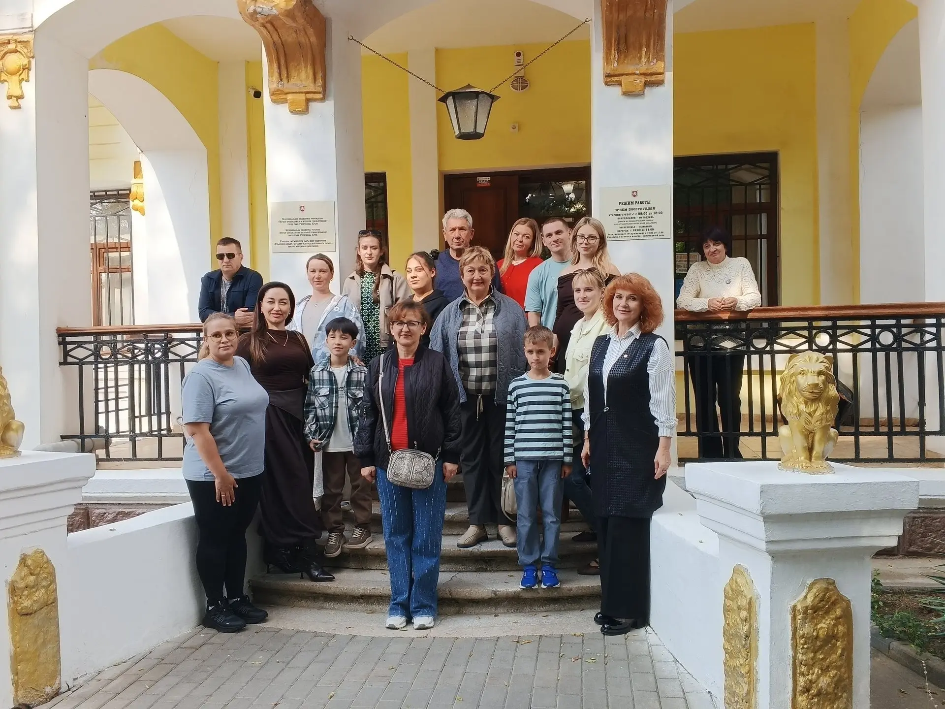 Погружение в историю и заботу: экскурсия в Сакском музее накануне Дня беременных 🏛🤰