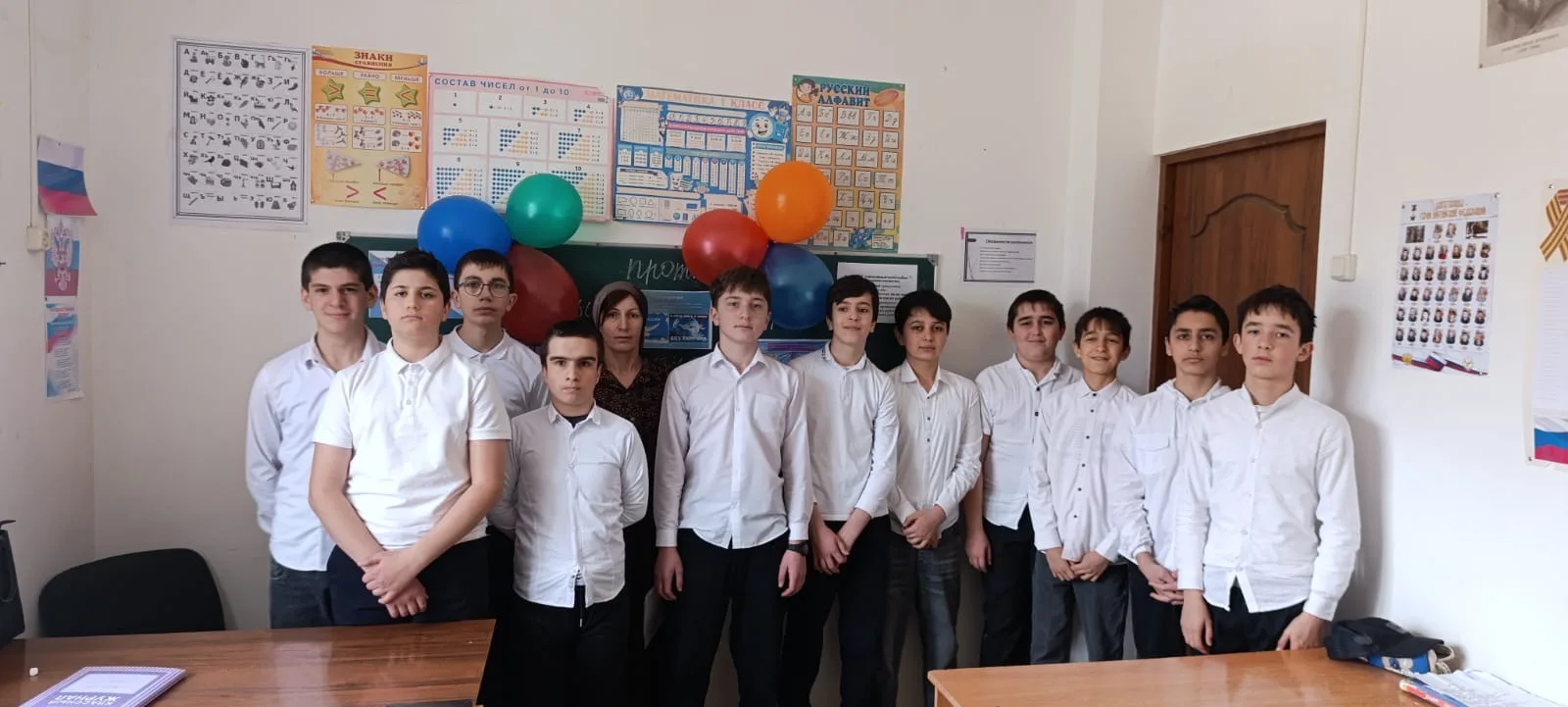 Классные руководители 7-9 классов Омаров А.С  Шихмагомедова М.И.  Алиева С.К провели кл...