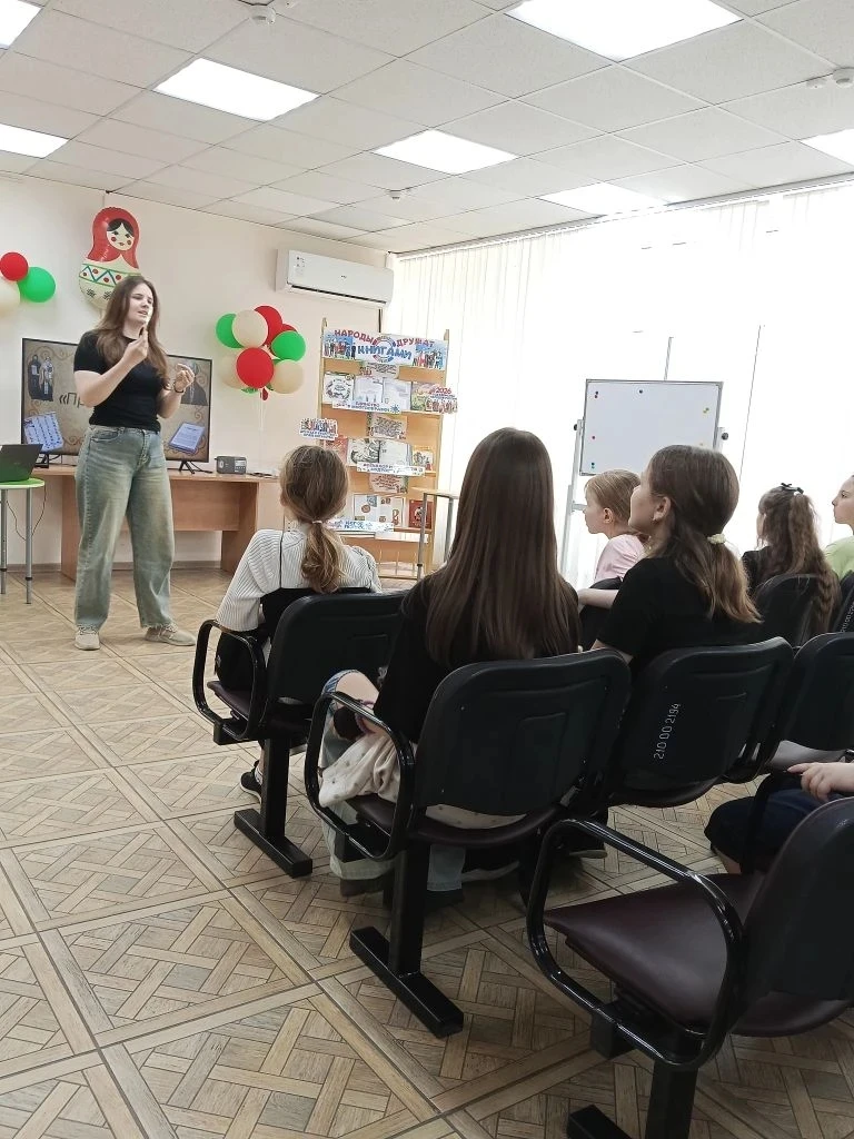 📚 3Д класс — в прошлое через знания!  Наши третьеклассники побывали в Медиацентре детской библиотеки