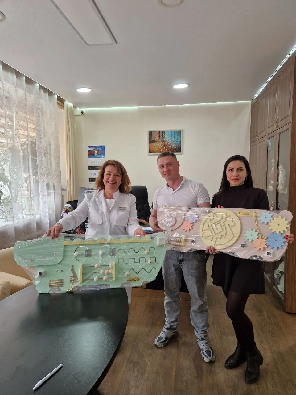 🤗 В отделения нашей Детской областной больницы поступили бизиборды — замечательные раз...
