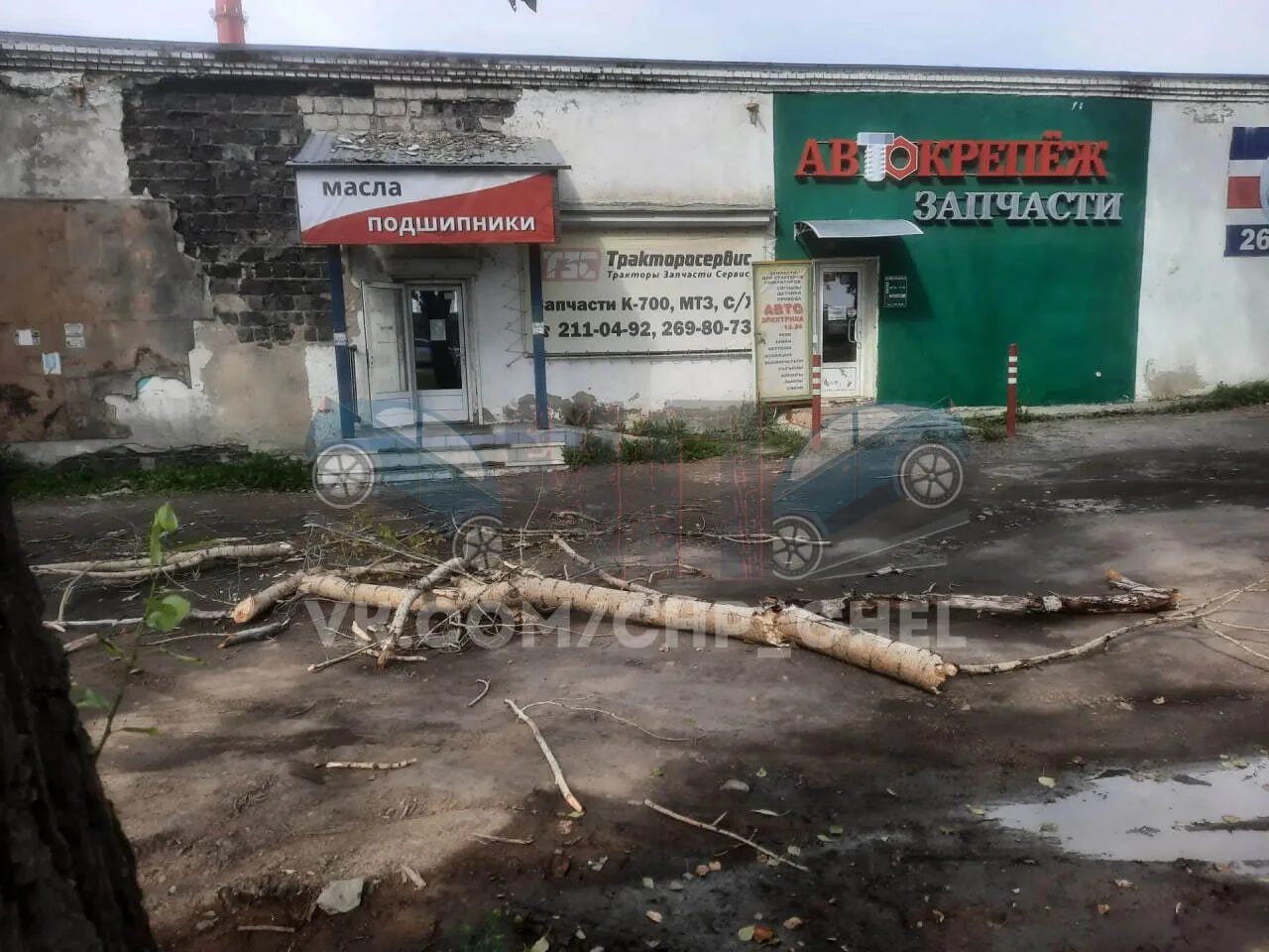 ❗️Дерево упало на проезжую часть на Троицком тракте, 11

По словам очевидцев, никто не пострадал.

�