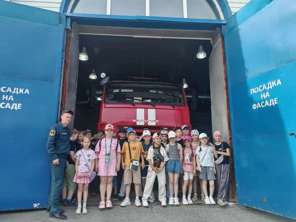 5 отряд «Тюбетейки» в гостях у настоящих героев! 🚒🔥

9 июня дружный отряд «Тюбетейки» из пришкольн