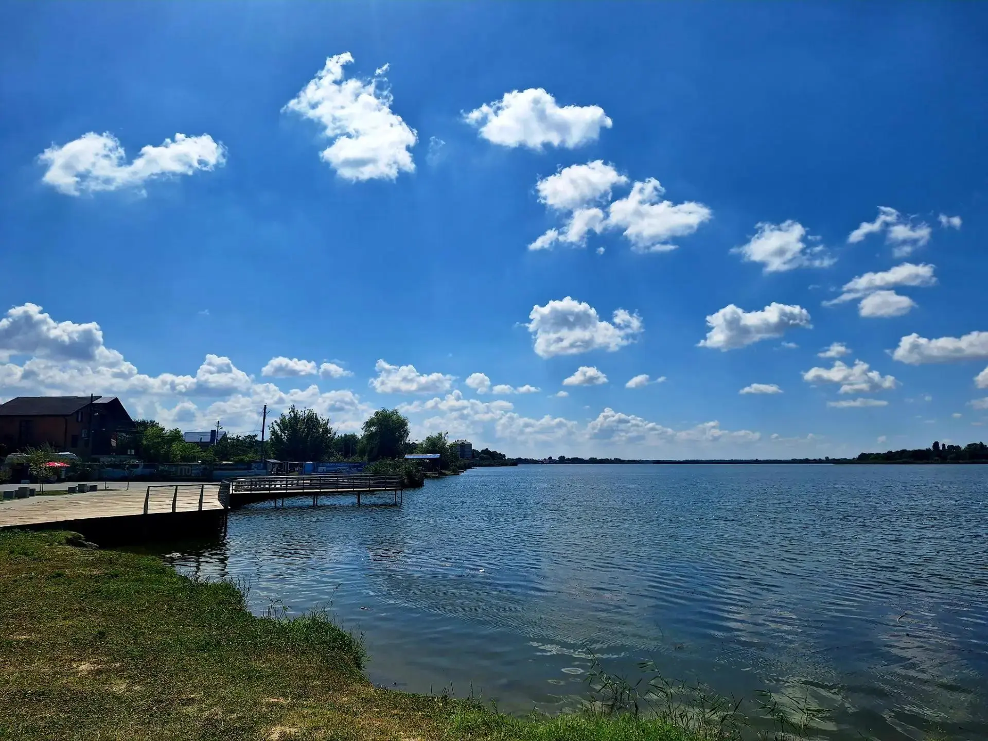 Доброе утро! Сегодня ожидается ясная погода без осадков ☀️ Днём воздух прогреется до +2...