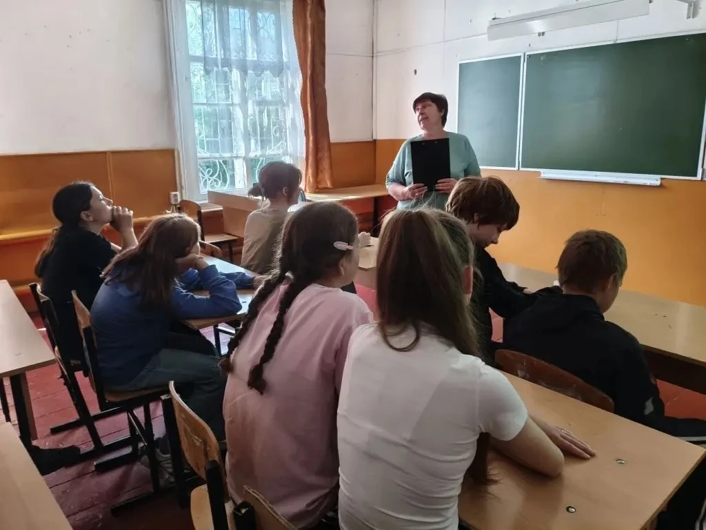 В рамках месячника антинаркотической направленности с обучающимися Новомакаровской школ...