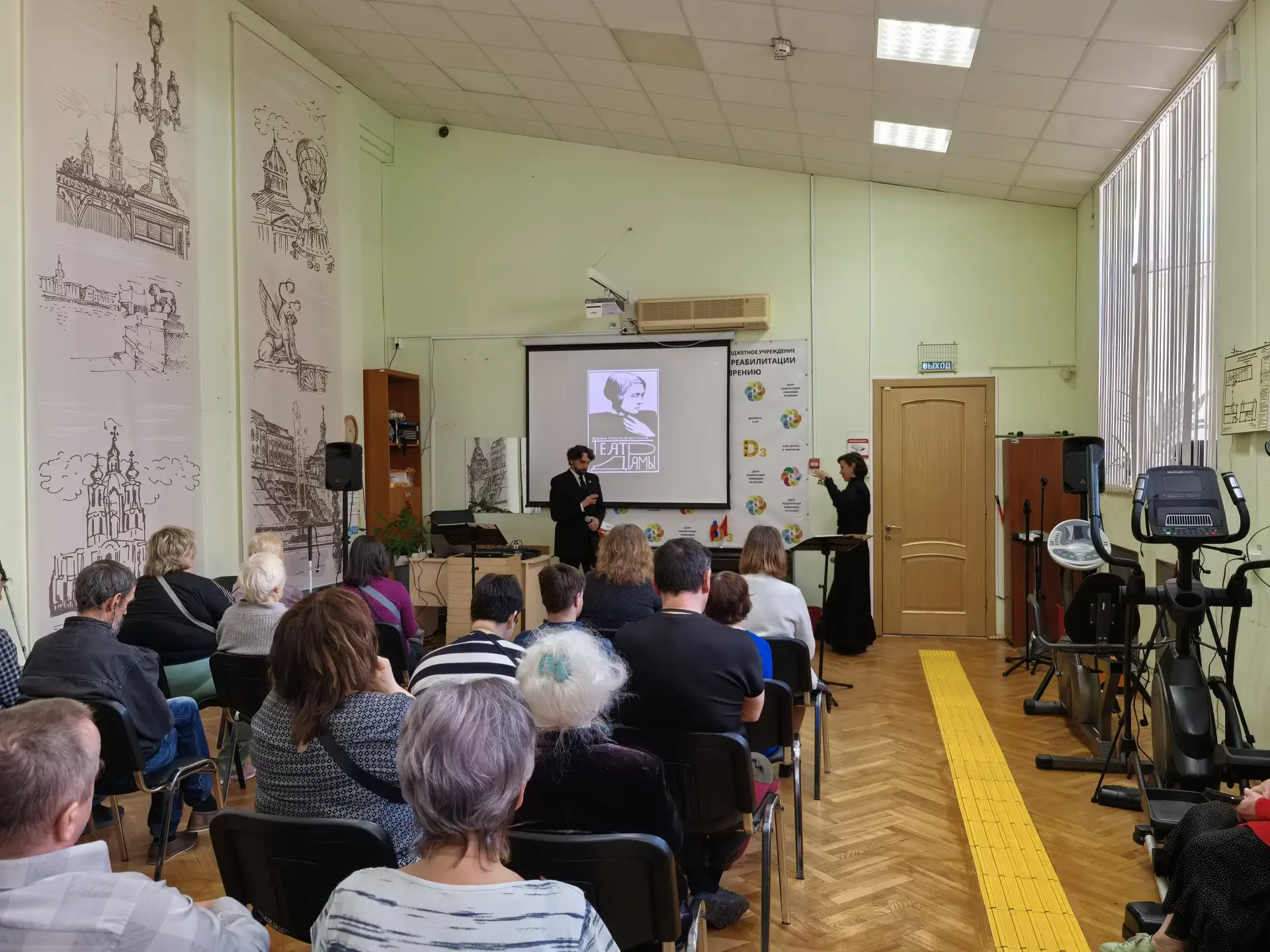 Сегодня в Центре прошёл спектакль «Люблю и жду. Через всю войну» - тонкий, пронзительный и невероятн