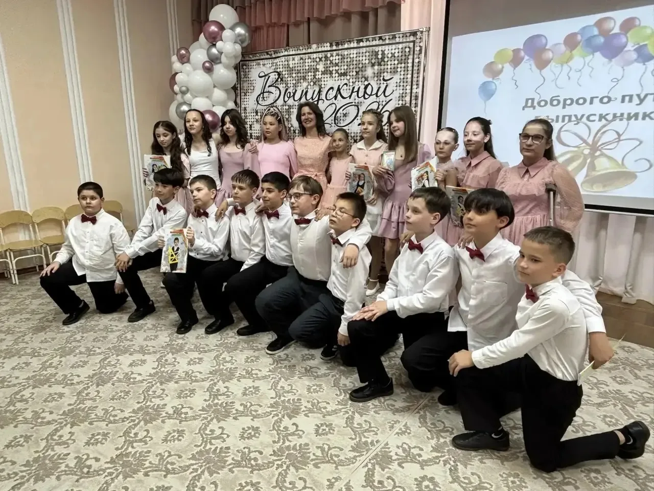 💫 Торжественные  выпускные в 4 классах прошли ярко и душевно! Ребята показали отличные...