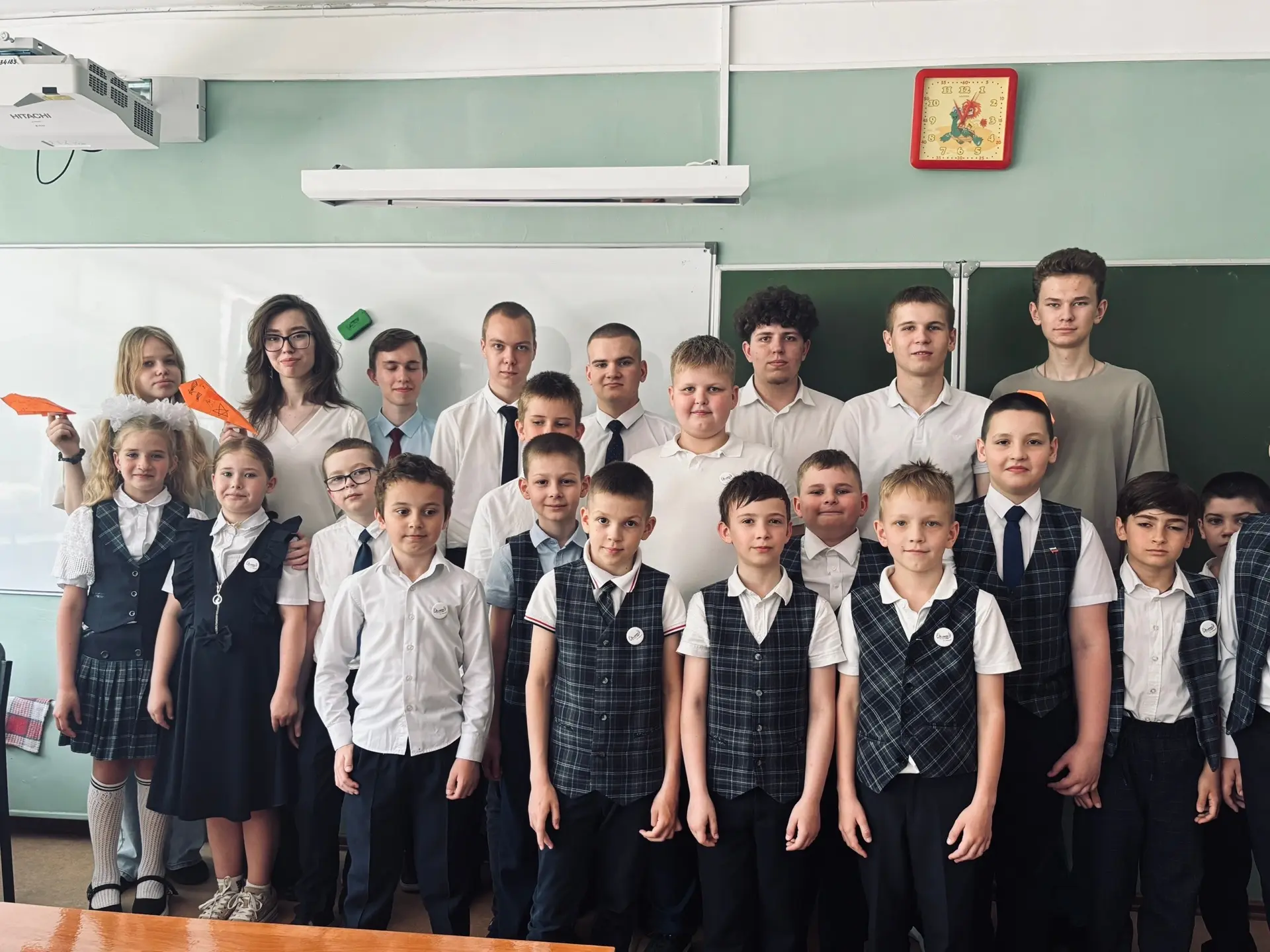 ✈️ «Самолетик будущего»: трогательный подарок выпускникам  Последний звонок — это момент, когда школ
