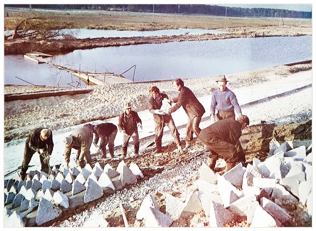 В августе 1961 года "...Для Калужского моря уже и место подходящее подобрано. Решено за...