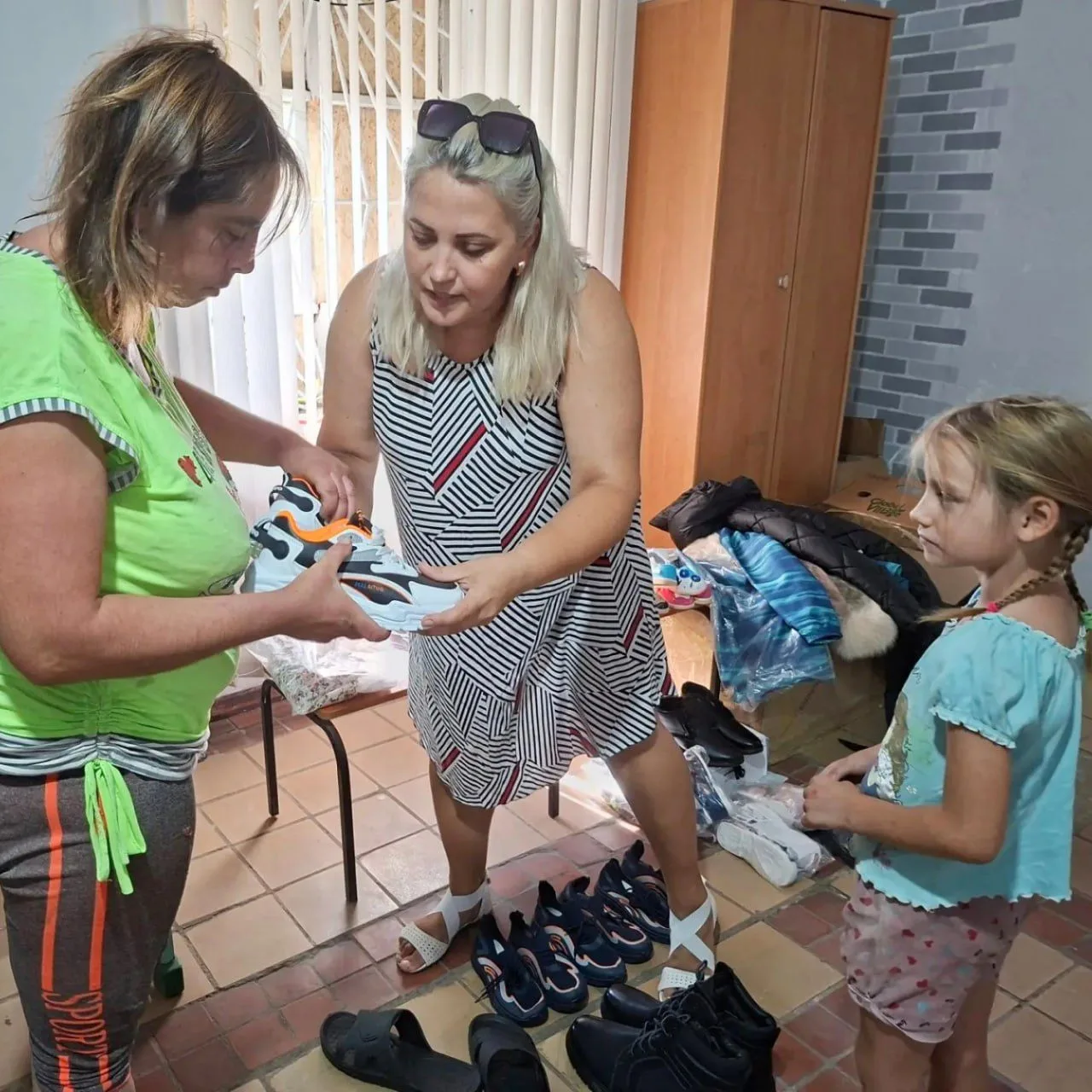 Жители Волновахского округа получили гуманитарную помощь от предпринимателя из ЯНАО