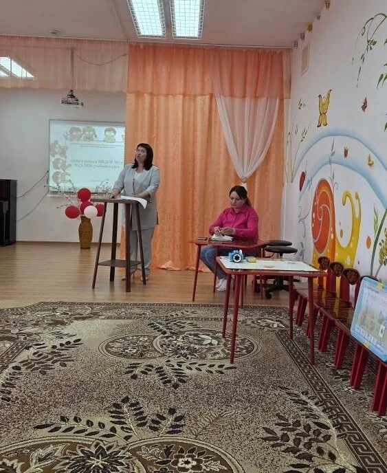 💥Тёплый вечер, полный зал, улыбки родителей — так прошло наше родительское собрание 22 мая на тему 