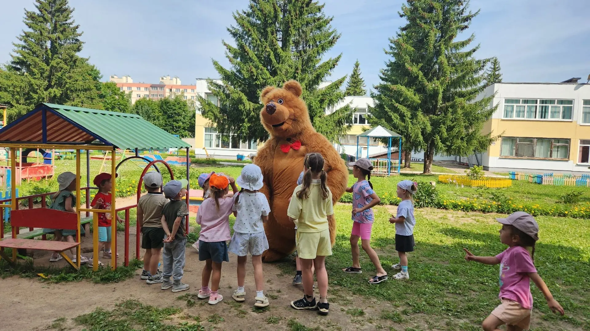 Сегодня у наших воспитанников случился настоящий праздник — в гости заглянул большой, добрый и очень