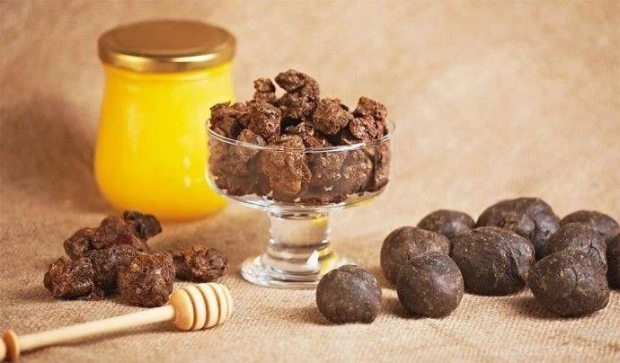 🌟 Прополис: природный помощник для здоровья!
