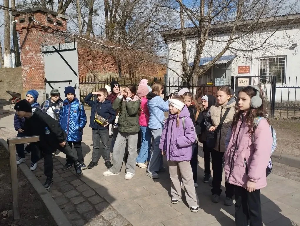 Прикоснулись к истории родного города  Ученики 3 «Б», «В», «Г» и «Д» классов отправились в настоящее