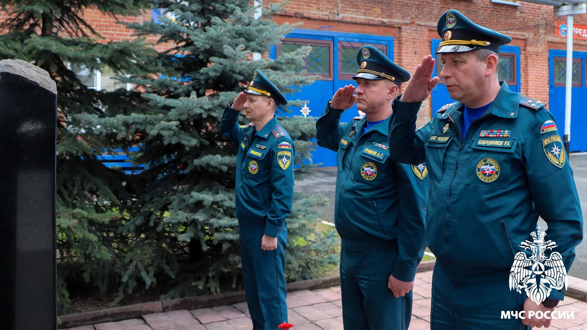 🕯 В Кузбассе почтили память огнеборцев, погибших 19 мая 1943 года при тушении пожара на заводе «Комм