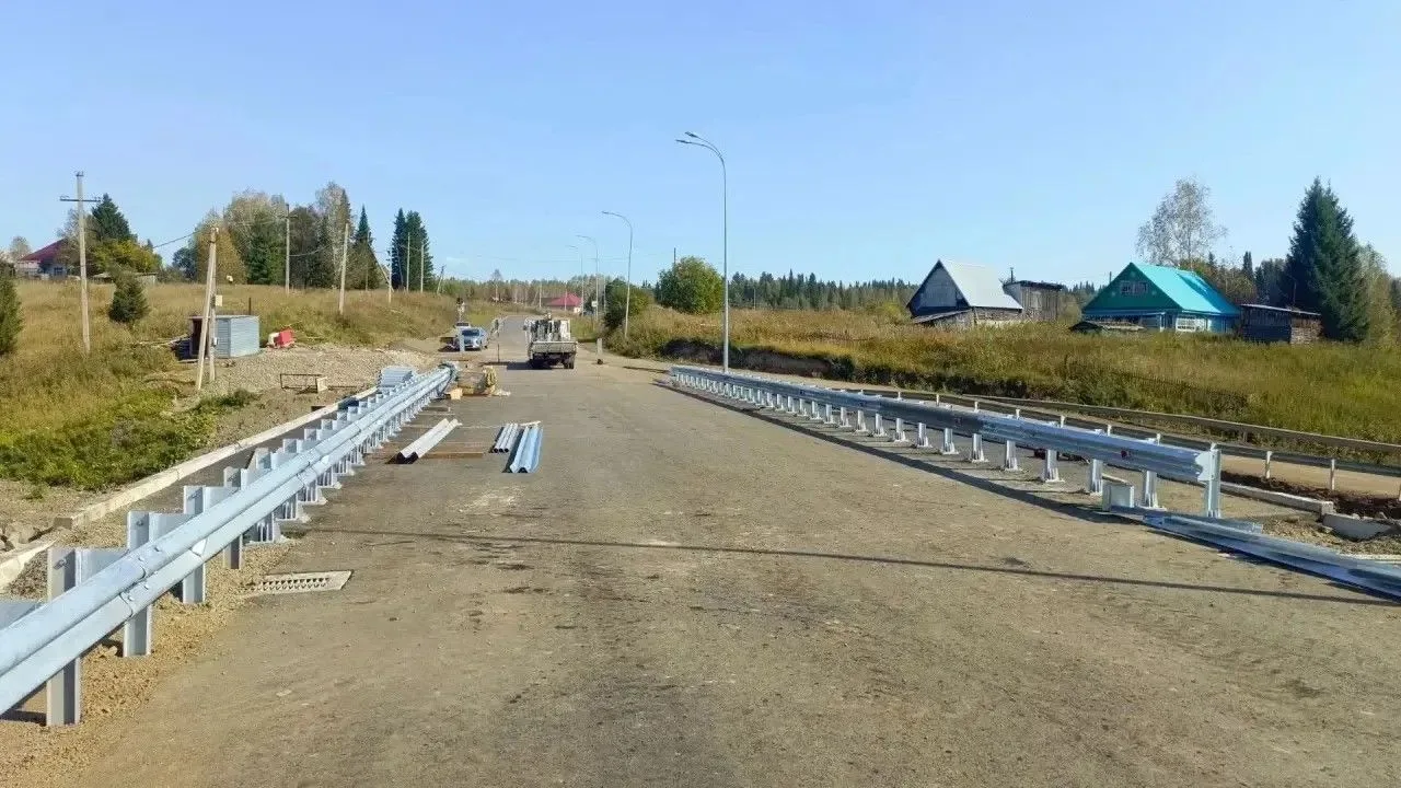 В Кемеровском муниципальном округе продолжается капитальный ремонт моста через реку Кайгур