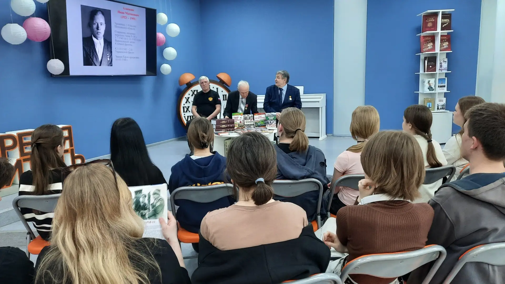 Память поколений 🎗  Студенты Пензенского колледжа информационных и промышленных технологий встретили