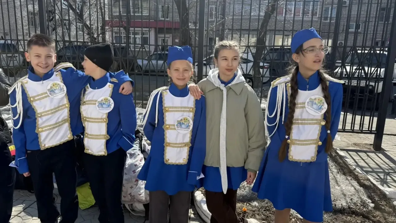 🚸С гордостью сообщаем, что ученики 6Д класса в составе отряда ЮИД (Юные инспекторы движения) нашей ш