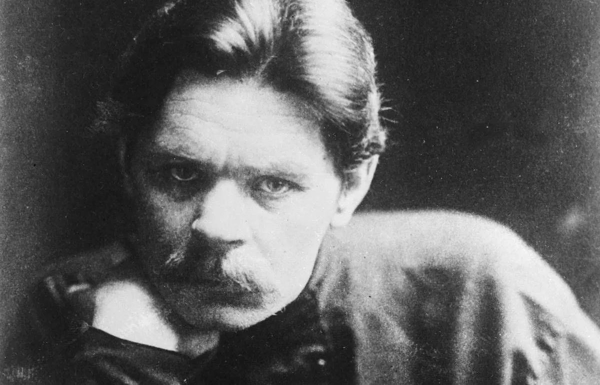 В Питер ехать не хочется. Хоть Вы и хвалите его, но я все-таки скверно о нем думаю. Неб...