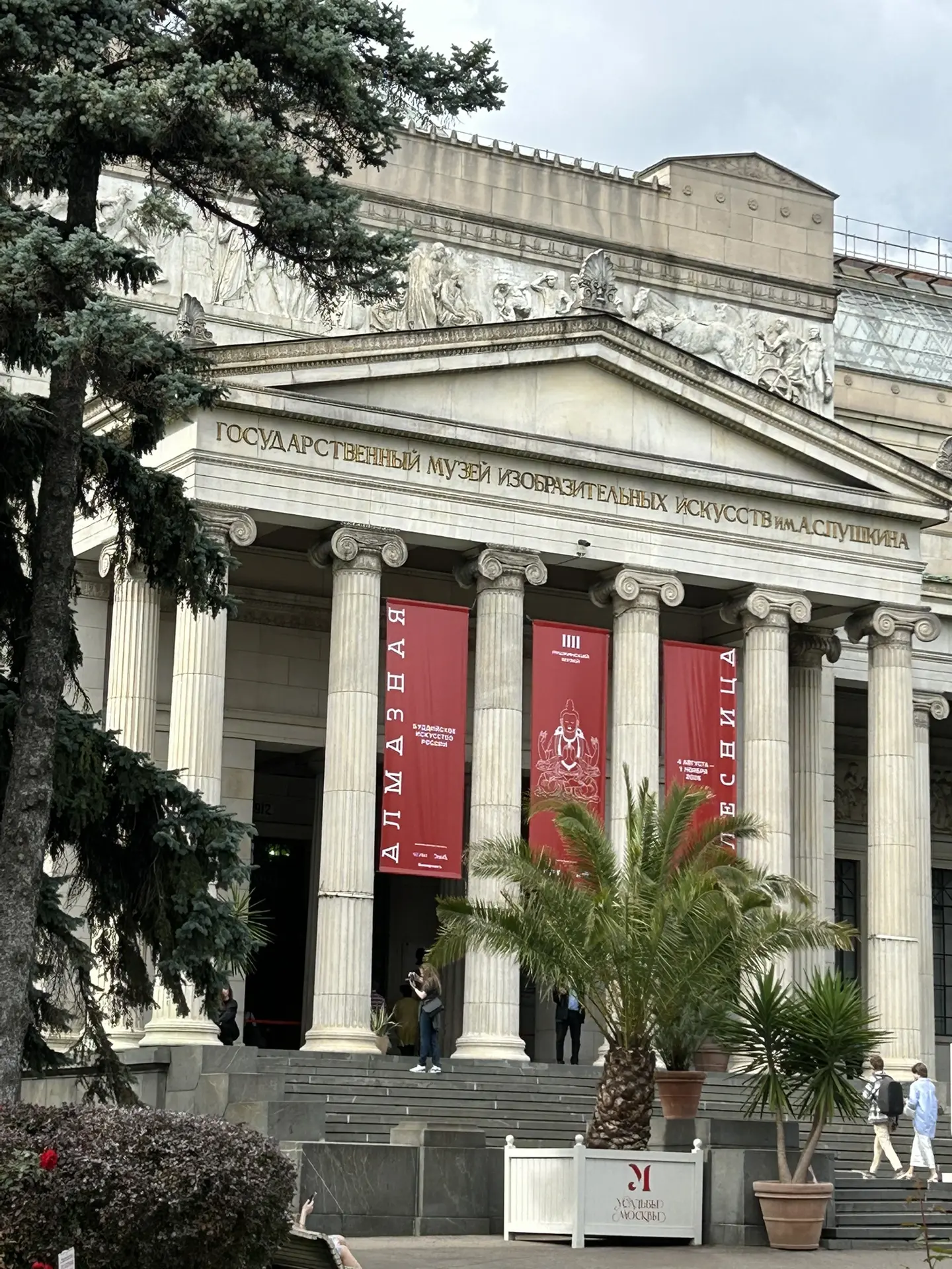 В Гусь-Хрустальном имя Нечаева-Мальцова связано с развитием мануфактуры, города и созда...