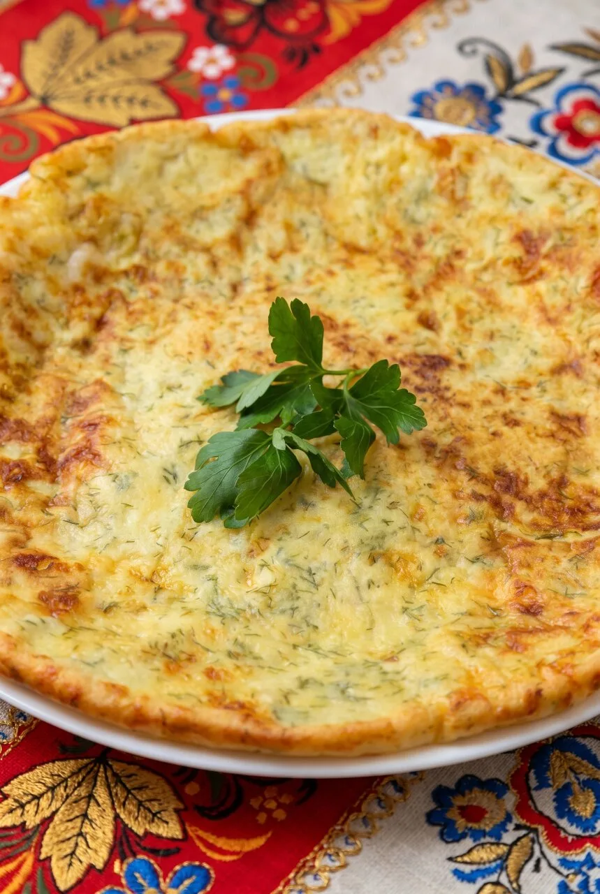 БЫСТРАЯ СЫРНАЯ ЛЕПЁШКА С ТВОРОГОМ И УКРОПОМ НА СКОВОРОДЕ ДЛЯ СЫТНОГО ДОМАШНЕГО ЗАВТРАКА