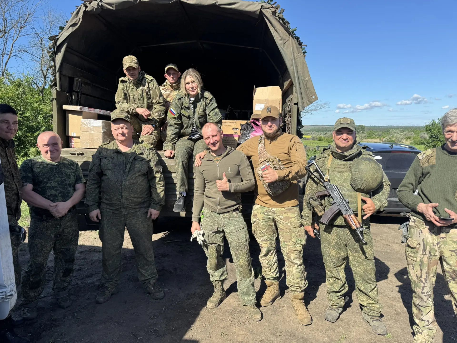 Разгрузка гуманитарной помощи,нашим ребяткам.