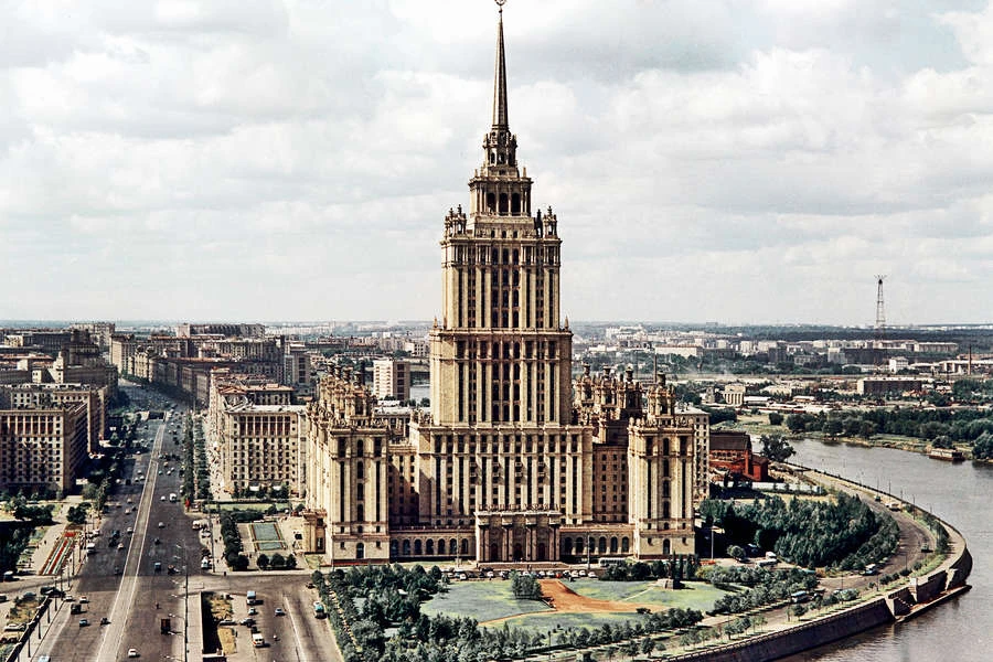 Ровно 69 лет назад, 25 мая 1957 года, в Москве торжественно открылась гостиница «Украина» — последня