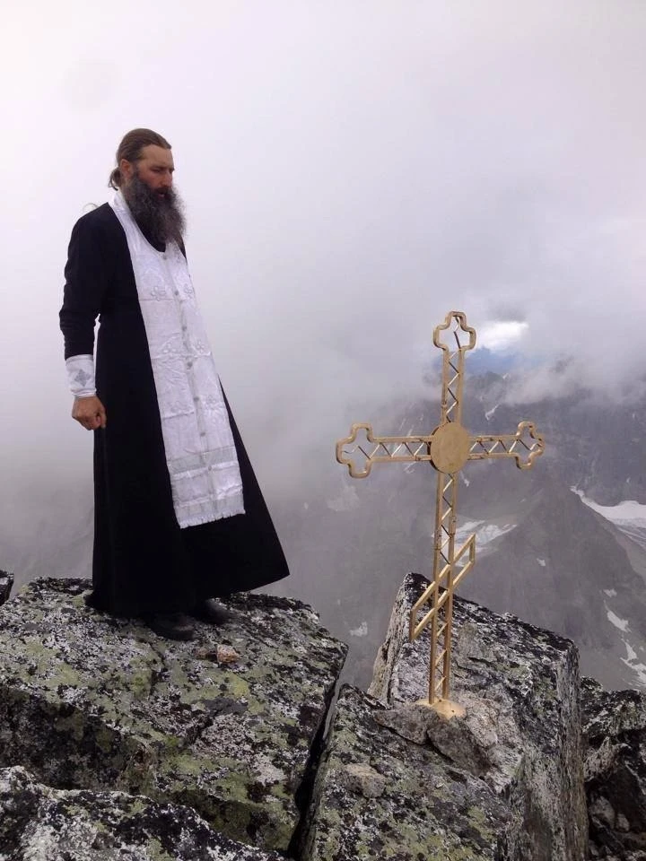 О своем счастье не стоит говорить на весь мир. Лучше тихо поблагодарите Того, Кто это счастье вам по